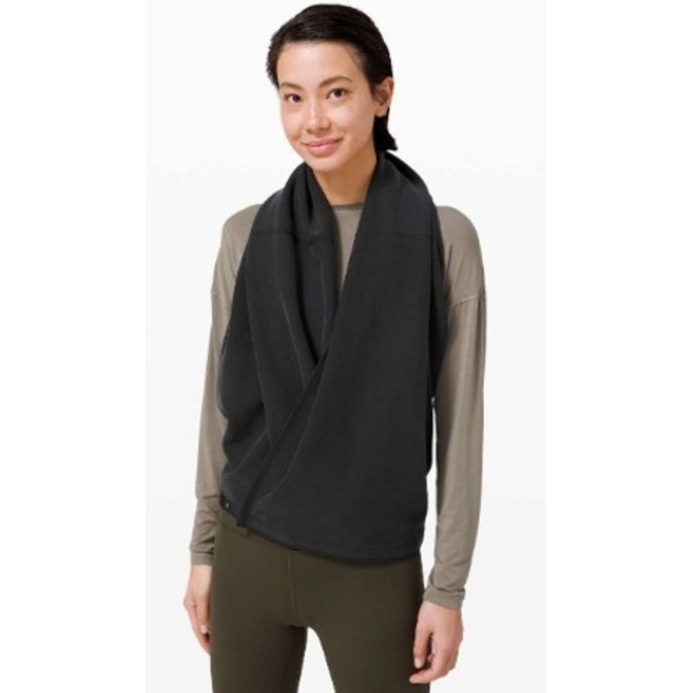 Lululemon Vinyasa Infinity Scarf Black Multi-Way Wrap OS Athleisure Logo Ret $50